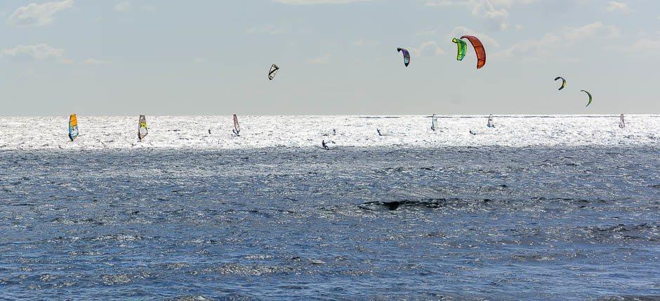 Kitesurfen am Strand von El Médano  Kitesurf- Spots auf Teneriffa