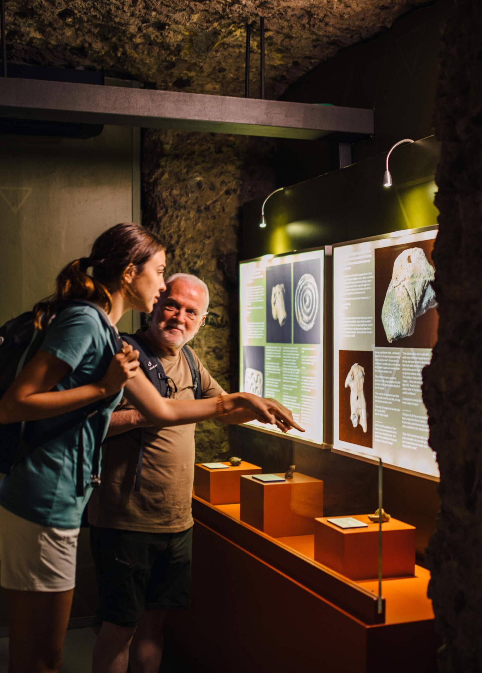 Cultura-Yacimiento-Arqueológico-de-Risco-Caído