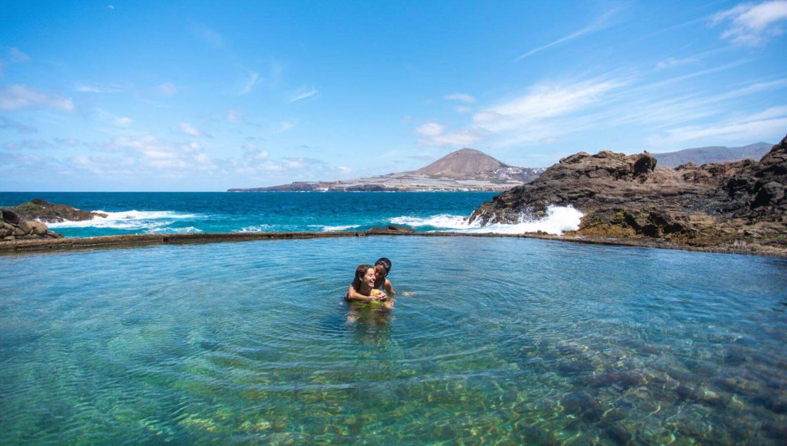 LGTBI piscina natural