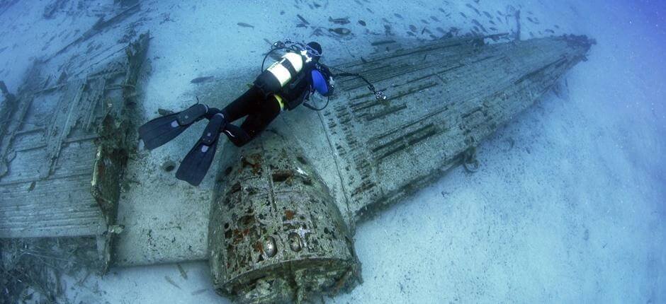 Tauchen im Wrack der Douglas DC-3 vor dem Strand Playa de Vargas auf Gran Canaria