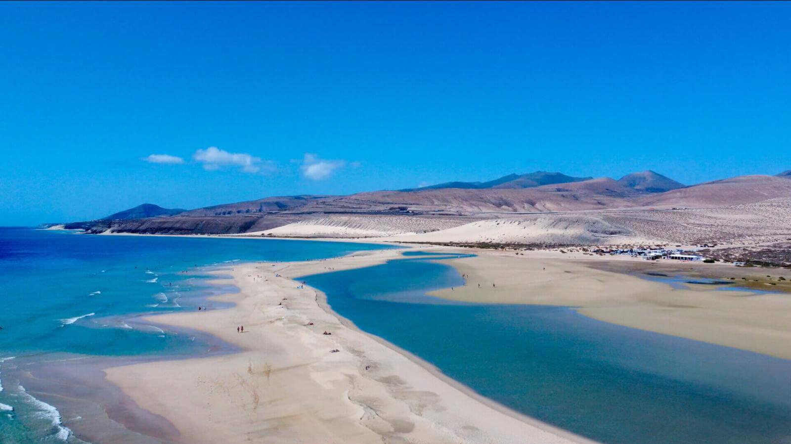 Playa del Sotavento y sus lagunas