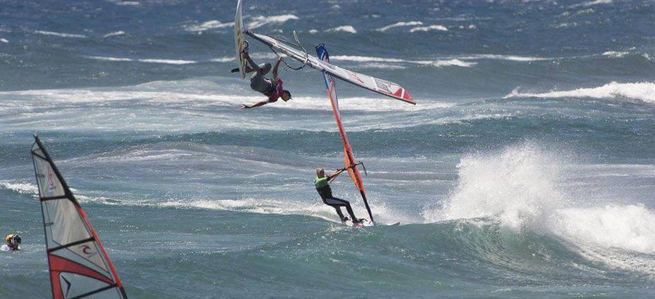 Windsurfen am Strand von El Cabezo  Windsurf- Spots auf Teneriffa